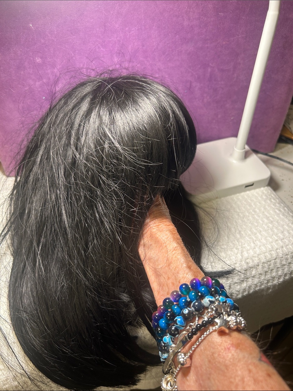 Chic Short Bob Wig with Blunt Bangs in Black - Picture 5 of 8